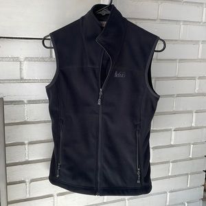 REI Black Fleece Vest Women’s